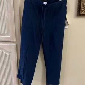 Liz Claiborne  navy blue pant size medium linen crop pant. Brand new.